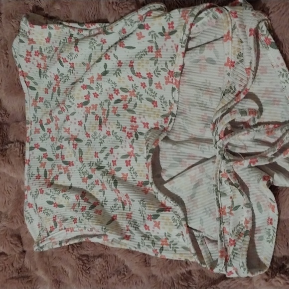 Top - Picture 2 of 2